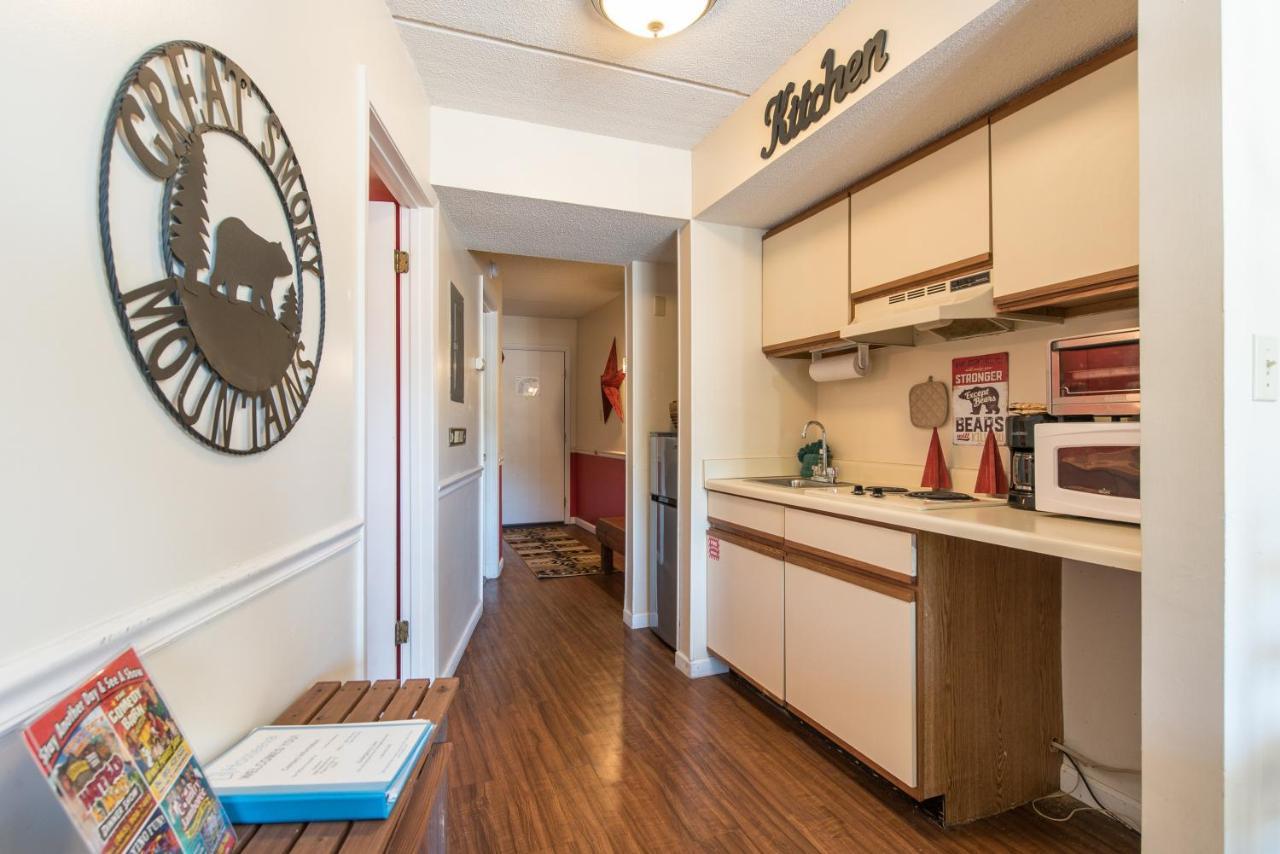 Downtown Gatlinburg Condo Exterior photo