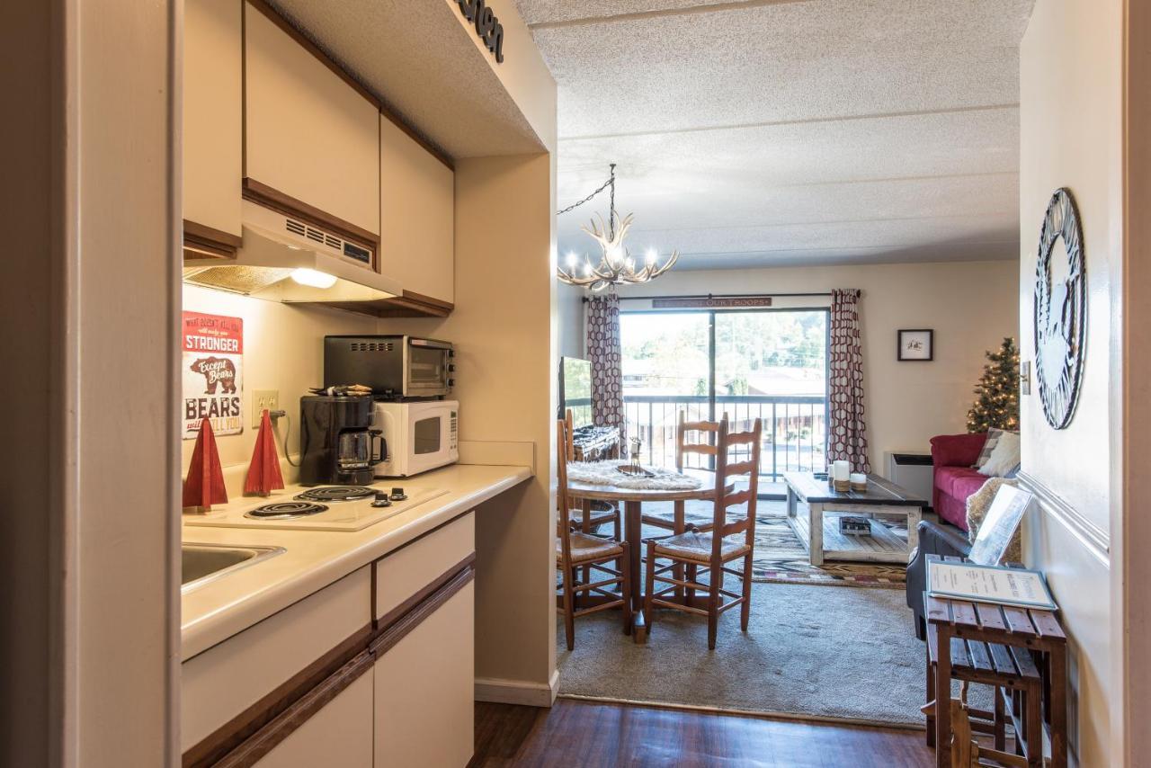 Downtown Gatlinburg Condo Exterior photo