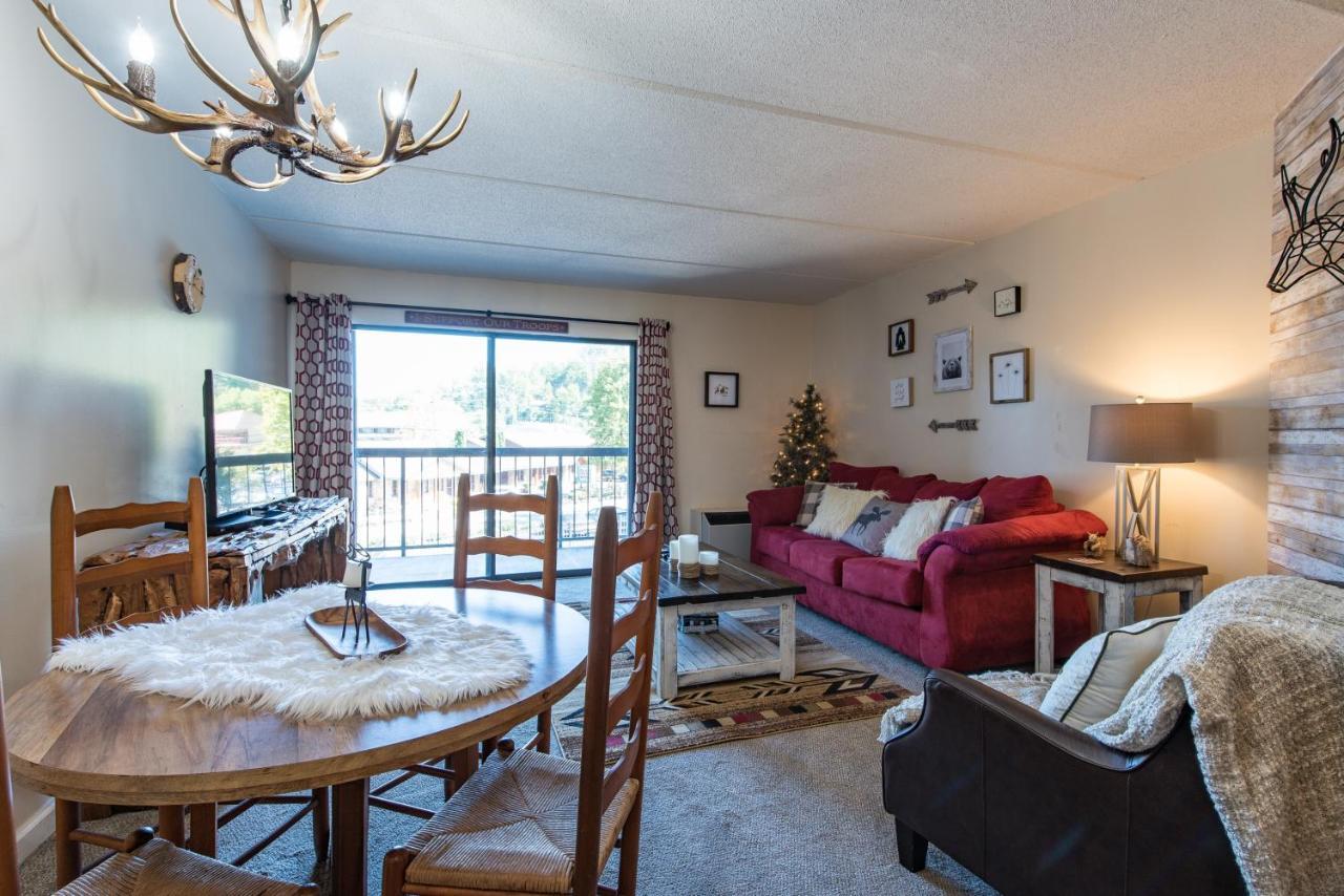 Downtown Gatlinburg Condo Exterior photo